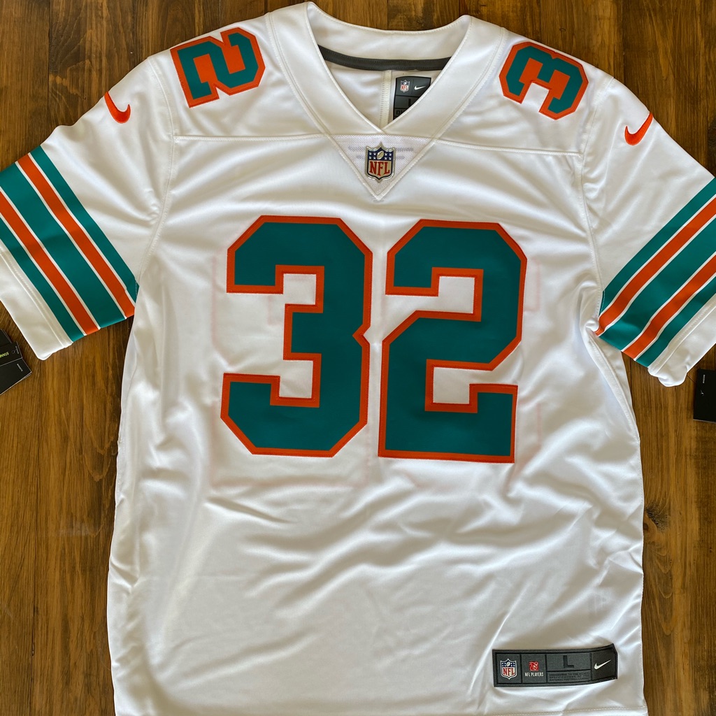 Brand New With Tags Stitched Nike Kenyan Drake Brand New With Tags Stitched Nike Kenyan Drake